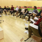 Rubén Abella se dirige a los asistentes al curso orquestado por la Escuela de Escritores y celebrado en el Museo de la Evolución Humana.-Raúl Ochoa