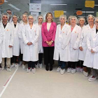Foto de familia de las 15 mujeres que participaron en la primera edición del Certificado de Profesionalidad en Aranda de Duero.-GSK