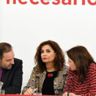 José Luis Ábalos, María Jesús Montero y Adriana Lastra, este lunes en la sede del PSOE.-EFE / VÍCTOR LERENA