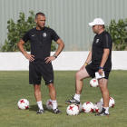 Mateo charla con Óscar Río durante un entrenamiento.-SANTI OTERO