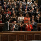 Los diputados socialistas aplauden en la fallida sesión de investidura de Pedro Sánchez, en marzo del 2016.-JOSÉ LUIS ROCA