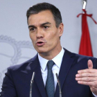 El Presidente del Gobierno en funciones Pedro Sanchez durante una rueda de prensa.-DAVID CASTRO