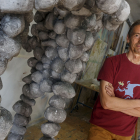 Román Muñoz está detrás de las creaciones de Taller Guirigay desde 1993. SANTI OTERO