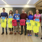 Varios de los atletas que subieron al podio de honor absoluto de 2015 recogieron ayer sus dorsales-Raúl G. Ochoa