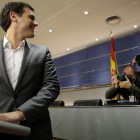 El líder de Ciudadanos, Albert Rivera, durante la rueda de prensa que ha ofrecido esta mañana en Madrid.-JOSE LUIS ROCA