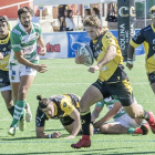 Emiliano Calle gana la línea de ventaja y progresa con el oval, ayer, en San Amaro.-ISRAEL L. MURILLO