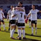 Los jugadores del Burgos celebran el primer gol de Juanma ante el Leganés. TOMÁS ALONSO