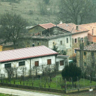 El tejado de la vivienda se desplomó por completo en la madrugada del jueves a causa de las llamas.-G.G.