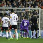 Zaza marca el primer gol del Valencia.-MIGUEL LORENZO