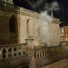 Imagen del vapor de agua de la calefacción de la Catedral.-BOMBEROS DE BURGOS