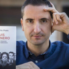El periodista Sergi Castillo, autor del libro 'Yonquis del dinero. Las diez grandes historias de la corrupción valenciana'.-MIGUEL LORENZO