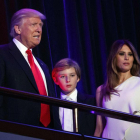 Donald Trump, su esposa Melania y su hijo Barron.-EVAN VUCCI / AP
