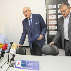 Endika Gabiña, Gonzalo Antón y Miguel Ángel Pascual protagonizaron la rueda de prensa en El Plantío-Israel L. Murillo