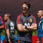 Lopetegui, en Krasnodar durante el entrenamiento posterior a la victoria sobre Túnez.-EFE / JAVIER ETXEZARRETA