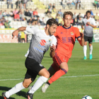 Andrés conduce el balón en el partido presentación ante la Real Sociedad B.-ISRAEL L. MURILLO