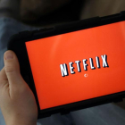 Una tablet con Netflix iniciando sesión-EL PERIÓDICO