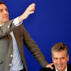 El candidato a la presidencia del PP, Pablo Casado, junto al senador Ignacio Cosido-A.ÁLVAREZ