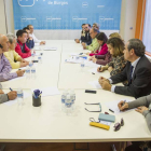 Reunión de los parlamentarios, senadores y procuradores del PP con el Comité de Empresa de Burgos.-SANTI OTERO