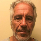 El financiero Jeffrey Epstein aparece en una fotografía tomada para el registro de delincuentes sexuales de la División de Servicios de Justicia Criminal del Estado de Nueva York, 28 de marzo de 2017.-