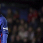 Messi, con gesto serio, en un momento del partido contra el Villarreal.-JUAN CARLOS CARDENAS