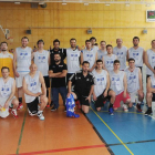 Una representación del baloncesto burgalés posa en un cambio de turno.-ISRAEL L. MURILLO