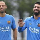 Mascherano y Arda Turan, en un entrenamiento del Barça esta temporada.-EFE / ALEJANDRO GARCÍA