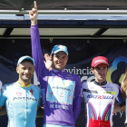 Taaramae en el podio junto a Scarponi y Dani Moreno.-SANTI OTERO