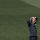 Zidane, durante el entrenamiento del Madrid este martes en Valdebebas.-EFE / EMILIO NARANJO