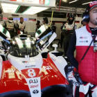 Alonso, ante su Toyota en Spa Francorchamps.-/ EFE