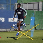 Umtiti, durante el entrenamiento azulgrana del jueves 1 de noviembre.-FC BARCELONA