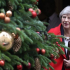 Theresa May en Downing Street, ayer.-DANIEL LEAL-OLIVAS/ AFP