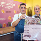 Nacho Rojo y Ramiro Ibáñez, durante la presentación de las jornadas micológicas de Canicosa de la Sierra. TOMÁS ALONSO