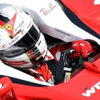 Sebastian Vettel, a los mandos de su Ferrari hoy en Monza.-EFE / DANIEL DAL ZENNARO