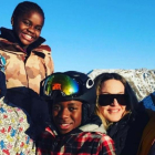 Madonna, con sus cuatro hijos en los Alpes.-INSTAGRAM