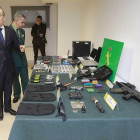 Los atracadores disponían de armamento y diversos enseres para perpetrar sus acciones criminales.-RAÚL G. OCHOA