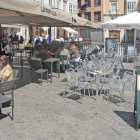 La plaza de La Flora ha vivido una reconversión de los locales hacia los bares de tapas.-ISRAEL L. MURILLO