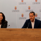 Teresa Medina y Santiago Bello en la presentación del libro. ECB