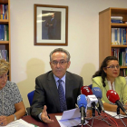 Marino Arranz, presidente del Consejo Escolar, junto a representantes de profesores y alumnos.-ICAL