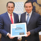 Fernando Redondo-Berdugo recibe el reconocimiento José Rolando Álvarez.-RAÚL G. OCHOA