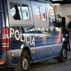 Furgón de la Policía Nacional.-