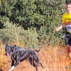 Rodrigo Alonso corre tirado por Aquiles en una competición.-ECB