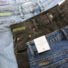 Pantalones personalizados de Zara.-SONYA DOWSETT (REUTERS)