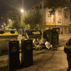 Contenedor de papel lleno en una calle de Burgos. ECB