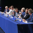 Imagen de la directiva del Burgos CF antes de una asamblea.-RAÚL OCHOA