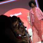 La firma Desigual ha presentado su colección 'Global Traveller' en la Semana de la Moda de Nueva York.-ANGELA WEISS / AP / ANGELA WEISS