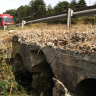 El drenaje del kilómetro 277 se rellenará con hormigón para evitar su progresivo deterioro.-G.G.
