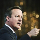 El primer ministro británico, David Cameron, ofrece un discurso en la conferencia anual de la Confederación de la Industria Británica en Londres (Reino Unido).-EFE / ANDY RAIN