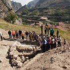 La excavación arqueológica fue visitada por un elevado número de vecinos de Pancorbo.-G. G.