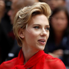 Scarlett Johansson posa en el Festival de Toronto, el pasado mes de septiembre.-REUTERS / MARK BLINCH