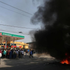 Las protestas se extienden y la petrolera estatal advierte que peligra el suministro.-REUTERS / EDGARD GARRIDO